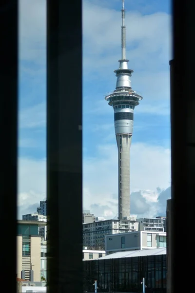 オークランド 2017 Auckland タワー スカイタワーは 観測と通信タワーで オークランド中央ビジネス地区のオークランド 新しいニュージーランド — ストック写真
