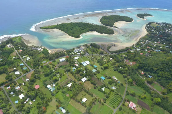 Luchtfoto landschapsmening van Muri lagune in Rarotonga Cookeilanden — Stockfoto