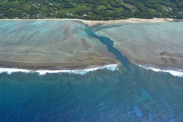 Aerial landscape view of Arorangi Pass in Rarotonga Cook Islands — Stock Photo, Image