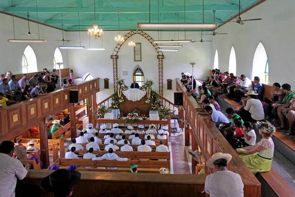 Gli isolani cuochi pregano alle Isole Cook Chiesa cristiana Avarua Raro — Foto Stock