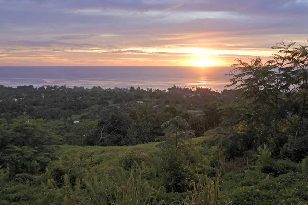 Dramatischer Sonnenuntergang rarotonga kochen Inseln — Stockfoto