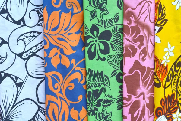 Tropical sarong on display in Rarotonga market Cook Islands — Stock Photo, Image