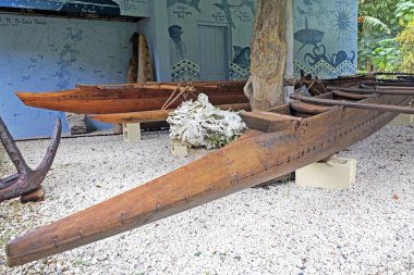 Rarotonga - 31 Ocak 2018:Ancient Polinezya'da outrigger Kano. Outrigger Kano aslında Güneydoğu Asya Adaları deniz seyahat için konuşulan Austronesian halkları tarafından geliştirilmiştir.