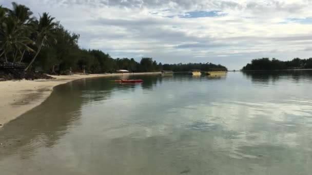 穆里泻湖景观在日落拉罗通加库克群岛 — 图库视频影像