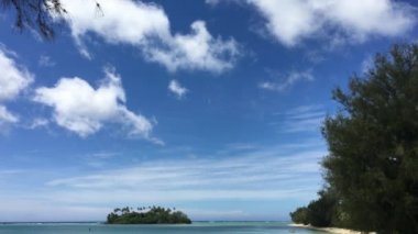 Muri lagün üzerinde Cook Adaları Rarotonga manzara. Muri lagün gerekir popüler yeri sağa sola eğlence su sporları ve Cook Adaları Rarotonga gezi turist olduğunu. 