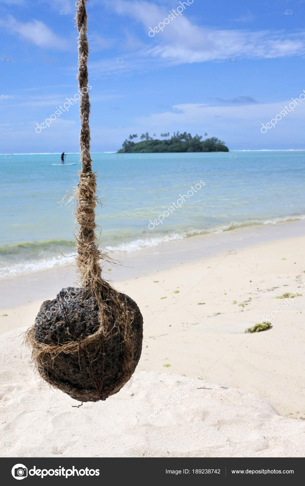 Roccia Di Meteo Impiccato Su Una Corda Nella Laguna Beach