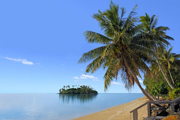Landscape view of Muri lagoon in Rarotonga Cook Islands — Stock Photo, Image