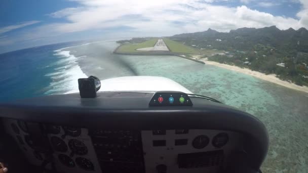 Uçan Cessna Uçak Kokpit Iniş Içinde Cook Adaları Rarotonga Sırasında — Stok video