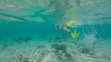 Cook Adaları Rarotonga şnorkel kadın 