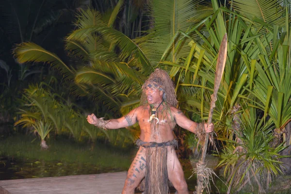 Polinésia Cook Islander desempenho cultural em Rarotonga Cook — Fotografia de Stock