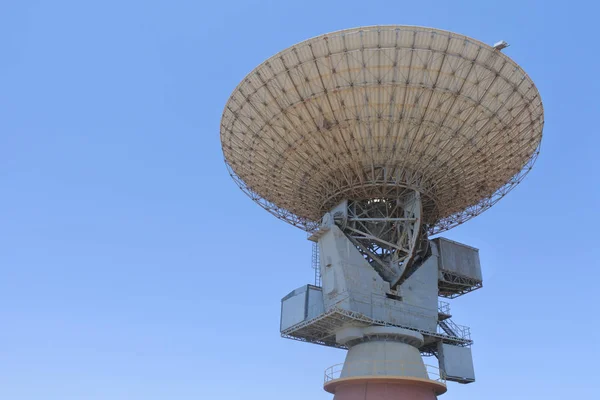 Radio telescope specialized antenna and radio receiver — Stock Photo, Image