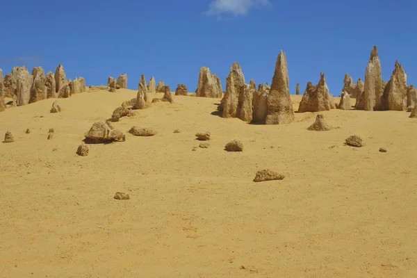 O deserto de pináculos perto de Perth, na Austrália Ocidental — Fotografia de Stock