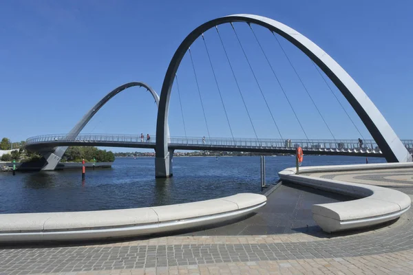 Elizabeth quay pedestrian bridge in Perth Western Australia — Stock Photo, Image