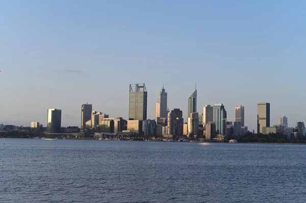 Perth central business district skyline as view from the Swan ri — Stock Photo, Image