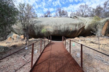 Hyden Batı Avustralya yakınlarındaki Mulka Mağarası