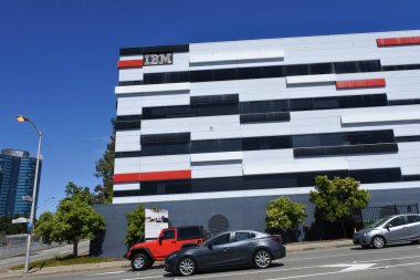 Perth - 23 Mayıs 2020: Perth Batı Avustralya 'daki IBM merkez binası. IBM, Dow Jones Endüstri Endüstrisi 'ne dahil ve dünyanın en büyük işverenlerinden biri olan 350.000' den fazla çalışanıyla