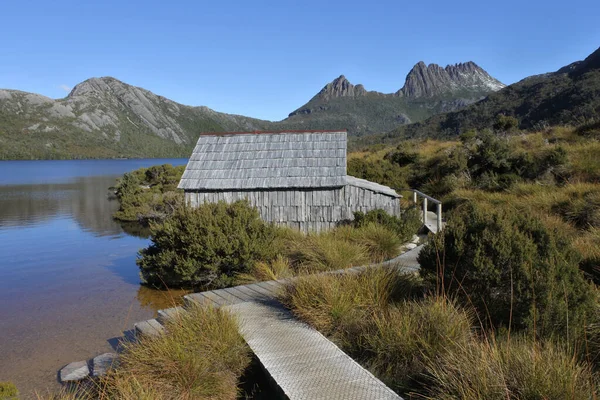 Veduta Panoramica Del Vecchio Capannone Barca Contro Cradle Mountain Lake — Foto Stock