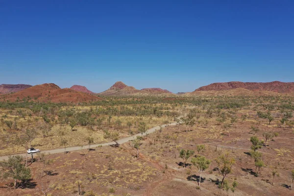 Letecký Pohled 4Wd Vozidlo Jedoucí Odlehlém Místě Západní Austrálii — Stock fotografie