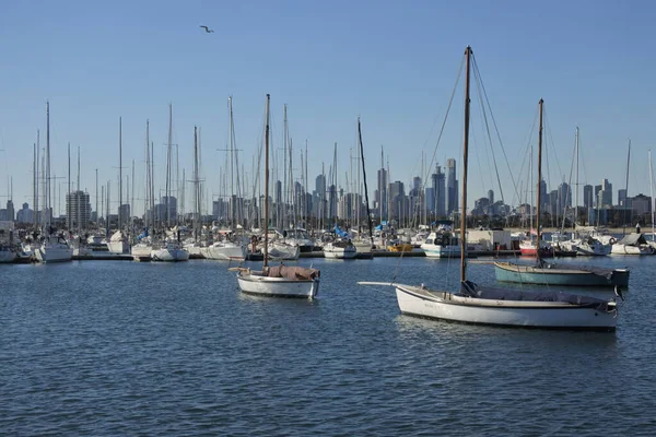 Barche Vela Contro Melbourne Skyline Distretto Finanziario Victoria Australia — Foto Stock