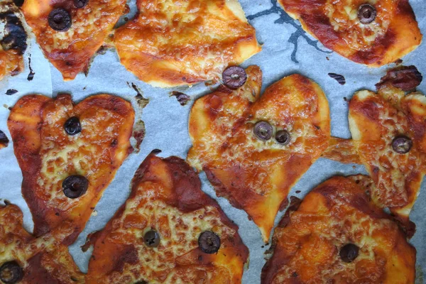 Falt Lay Pizza Slices Shape Hearts Food Background — Stock Photo, Image