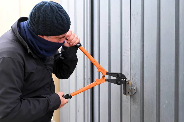 Inbraak Garage Met Een Betonschaar — Stockfoto