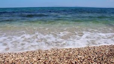 Sıçraması dalgalar sprey Rocky Cliff Ocean