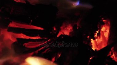 1920 x 1080 25 Fps. çok güzel ateş ahşap duman kırmızı sıcak yanmak alev Video.