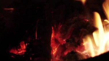 1920 x 1080 25 Fps. çok güzel hakiki kırmızı ahşap Video alevler.