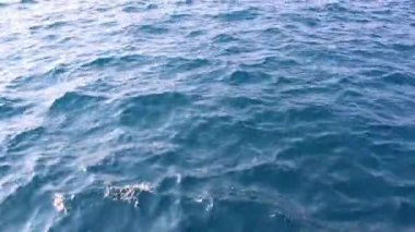 1920 x 1080 25 Fps. dalgalar çok güzel deniz ve güneş yansıma görüntüle Video.