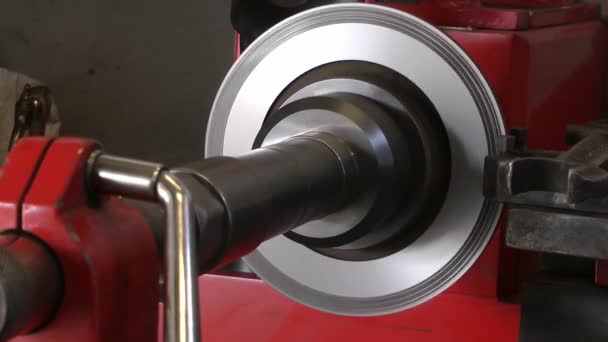 1920X1080 Fps Very Nice Car Stop Brake Disc Lathe Repair — Stock Video