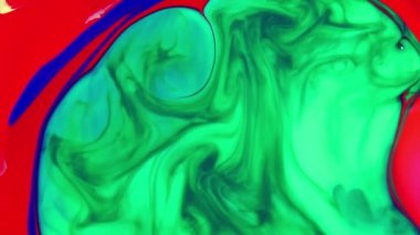 Ağır çekim makro soyut desen sanatsal kavram petrol yüzey sanat tasarım sıçramasına yüzey sıvı boya hareketli