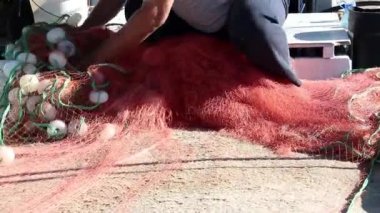 Çok İyi Yaşlı Balıkçı El Tamircisi Balık Ağı Görüntüsü.