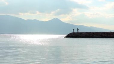 Çok güzel bir deniz kenarı ve çift görüntüsü..