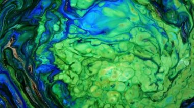 Ağır çekim makro soyut desen sanatsal kavram petrol yüzey sanat tasarım sıçramasına yüzey sıvı boya hareketli