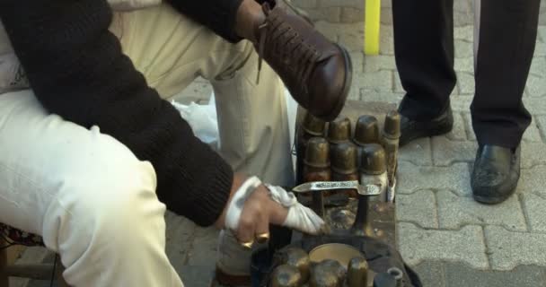 Very Nice Shoeshine Polishing Footage — Stock Video