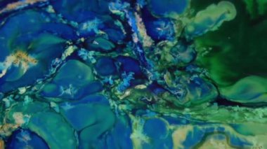 Sıvı Renkli Boya ağır çekimde patent alır. Sıvı renkli boya desenleri üst görünüm. Çok renkli sıvı boya yüzeyi.