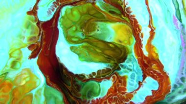 Psikedelik renkli renkli resimlerle soyut bir arkaplan. Sıvı boyanın hareket edip yavaşça kaymasıyla organik etki. Dönüyor ve yayılıyor.