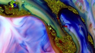 Psikedelik renkli renkli resimlerle soyut bir arkaplan. Sıvı boyanın hareket edip yavaşça kaymasıyla organik etki. Dönüyor ve yayılıyor.