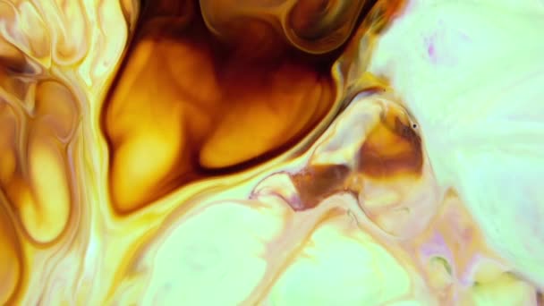 Fond abstrait avec la peinture psychédélique dans des couleurs vives colorées. Effet organique avec peinture fluide se déplaçant et glissant lentement. Tourbillons et propagation.