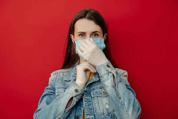 마스크를 카메라를 장갑을 착용하고 전염병 코로나 바이러스 2019 Ncov 컨셉트 — 스톡 사진
