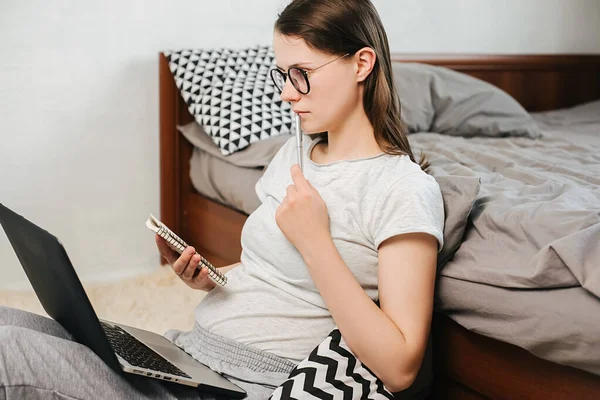 Pensive Young Woman Eyeglasses Sitting Floor Work Laptop Thinking Problem — Stock Photo, Image
