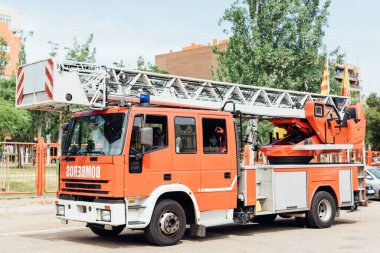 İş için otomatik itfaiye aracı