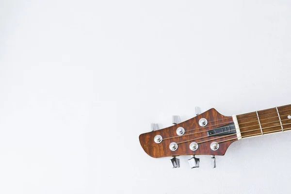 Akustische Gitarre Detail Auf Weißem Hintergrund Kopierraum — Stockfoto