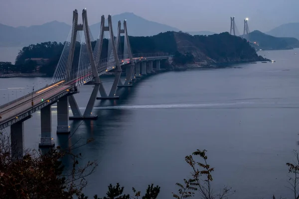 Geoga Köprüsü, Busan ve Geojedo Adası, Güney Kore