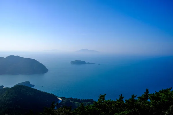 Adalar, deniz ve sis