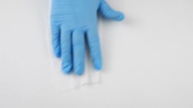 Coronavirüs 'e karşı yüzeylerin temizlenmesi ve dezenfekte edilmesi.