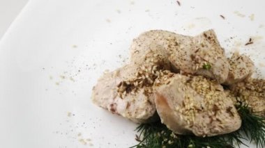 Tavuk. Bir çift için meme. Beyaz et. Pişmiş, sağlıklı yemek..