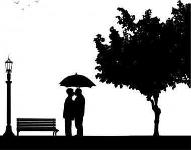 Çok hoş duran ve park şemsiyesi altında öpüşme yaşlı çift emekli