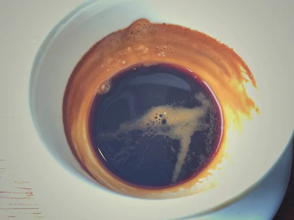 sıcak espresso ahşap arka plan üzerinde kahve