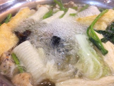 sebze gibi birçok madde üzerinde hotpot pişirme